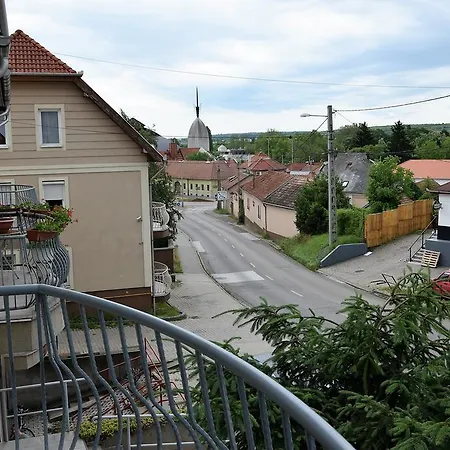 & Eger